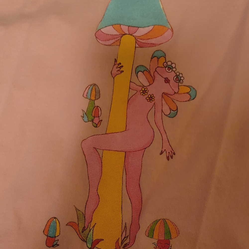PLEASING HARRY STYLES PINK FROG MUSHROOM T-SHIRT USED